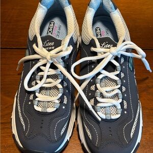 WOMENS Skechers D'Lites Sneakers Size 8.5  GREAT CONDITION!!